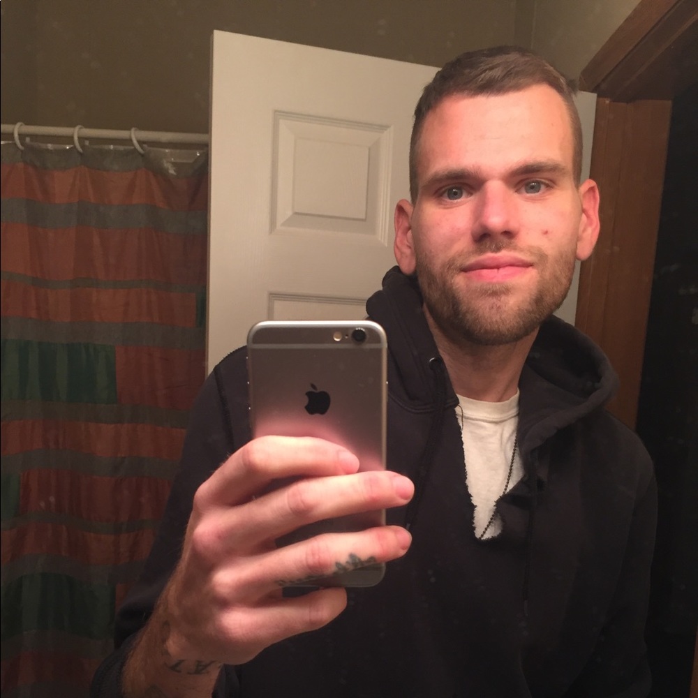 Meet your Posher, Travis